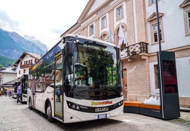 “Prendi il tuo autobus. Facciamo la strada insieme”